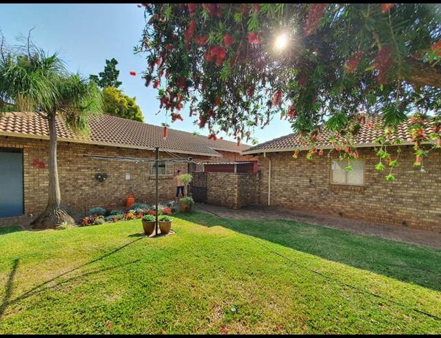 2 BEDROOM HOUSE FOR SALE IN NINAPARK